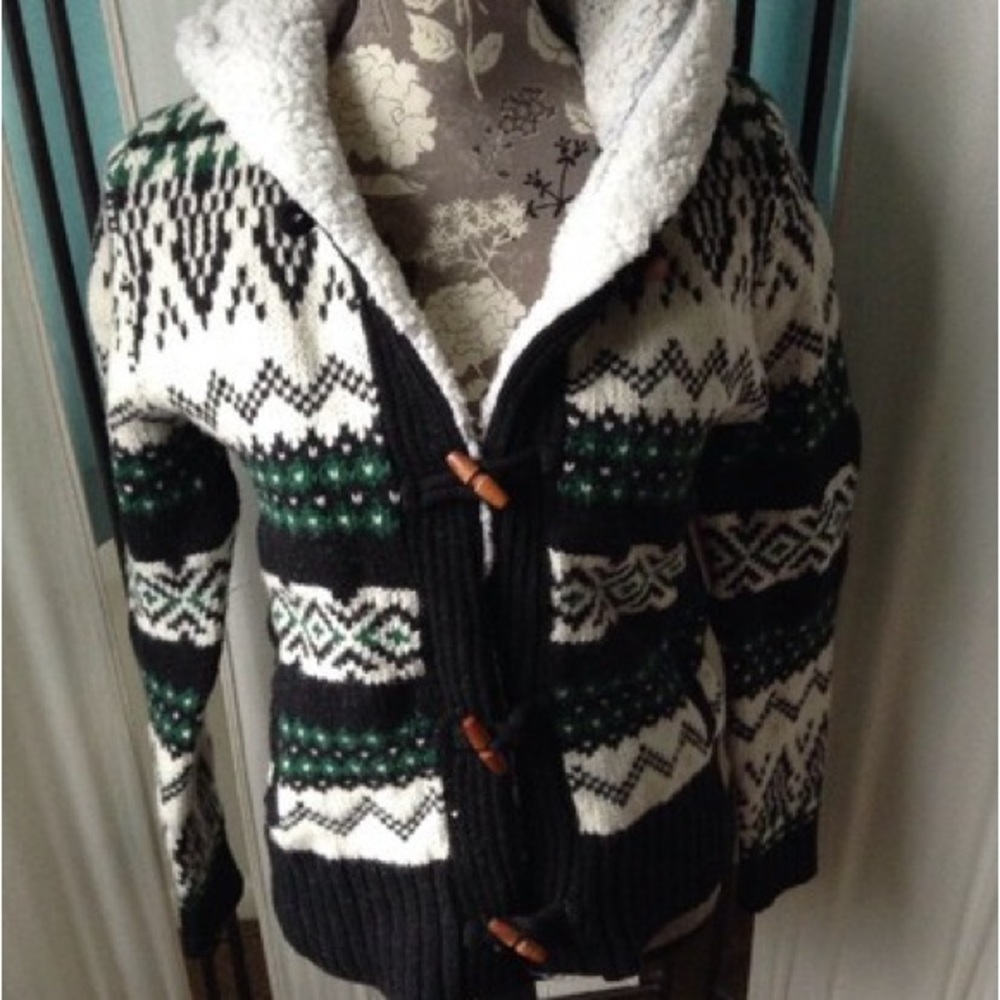 Cambridge Dry Goods Black, White & Green Lambs wool Toggle Cardigan